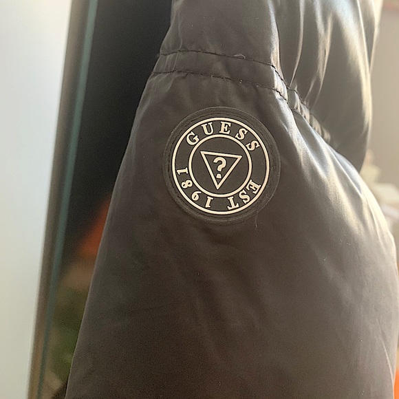 Guess Puffer Jacket - Picture 6 of 6